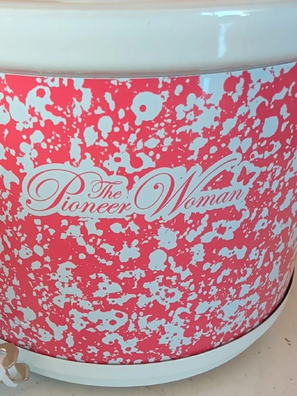 The Pioneer Woman, White Speckle Electric Mini Slow Cooker & Dip Warmer.🌟